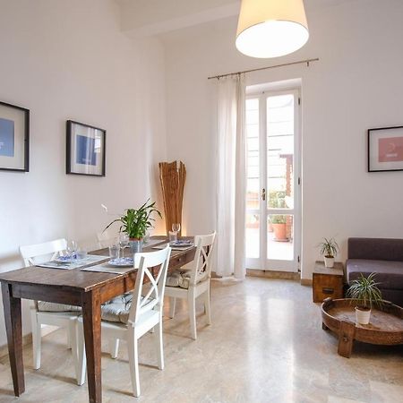Spacious Apartment With Big Terrace At Colosseum Rom Exterior foto