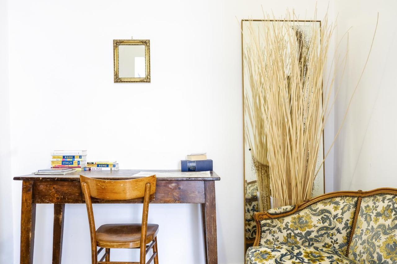 Spacious Apartment With Big Terrace At Colosseum Rom Exterior foto