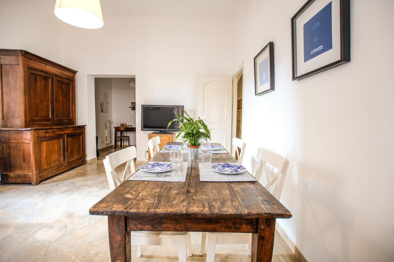 Spacious Apartment With Big Terrace At Colosseum Rom Exterior foto