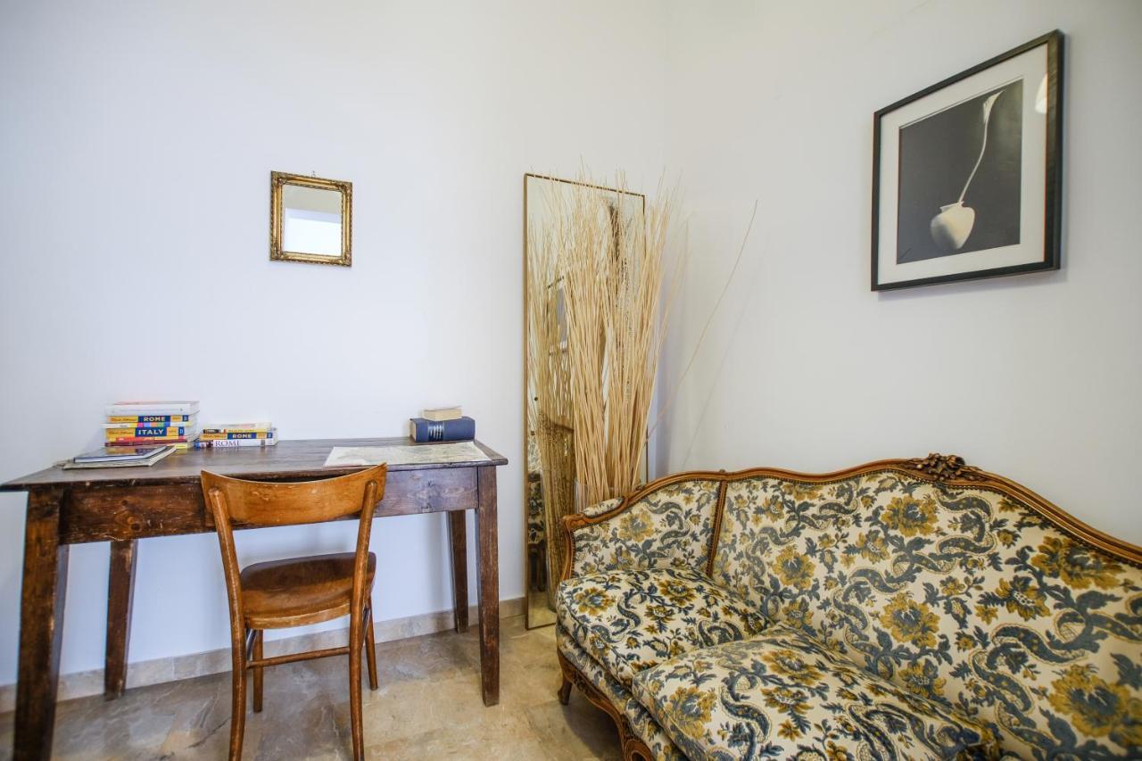 Spacious Apartment With Big Terrace At Colosseum Rom Exterior foto